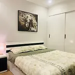 Nice Apartment In Park Hill-Times City, Cozy 2Br