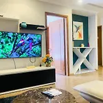 Nice Apartment In Park Hill-Times City, Cozy 2Br