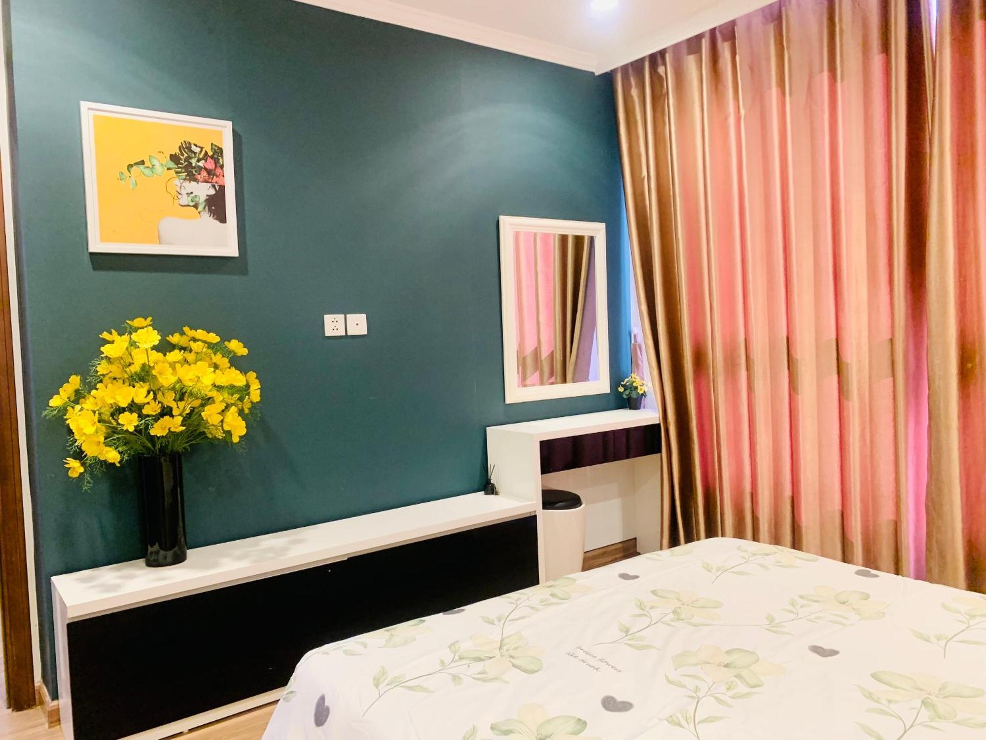 In Park Hill-times City, Cozy 2br Apartment *